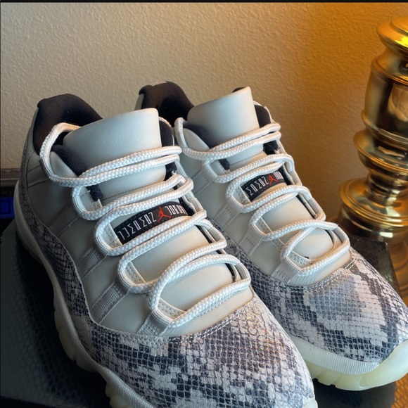 Air Jordan Retro 11 Lows Snake Light Bone - Picture 3 of 11
